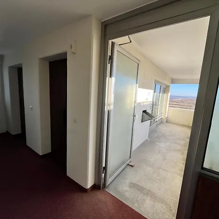 Premium 70qm 2,5 Kueche, Smart Tv, Garage, Wifi Apartment